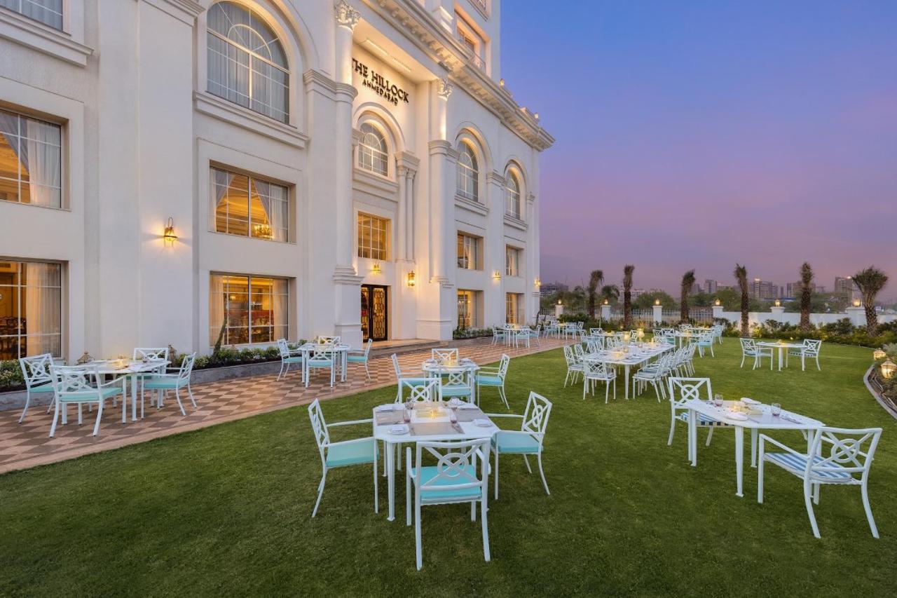 Hotel Hillock Ахмедабад Экстерьер фото