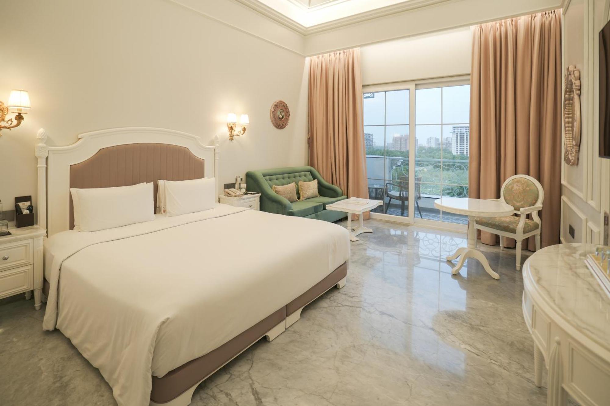 Hotel Hillock Ахмедабад Экстерьер фото